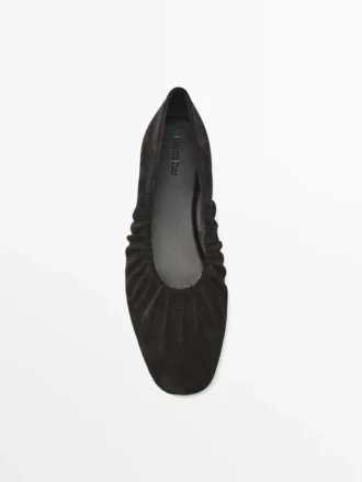 Ballerines en cuir fendu froncé
