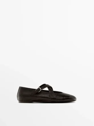 Ballerines à lanières croisées et boucle