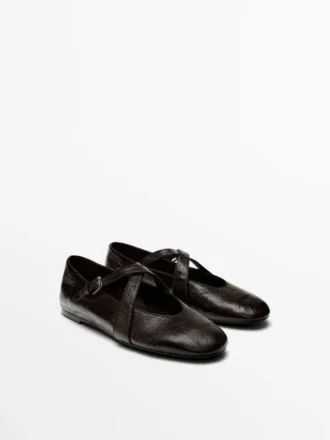 Ballerines à lanières croisées et boucle