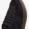 Baskets en nubuck avec semelle contrastée Baskets en nubuck avec semelle contrastée