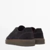 Baskets en nubuck avec semelle contrastée Baskets en nubuck avec semelle contrastée