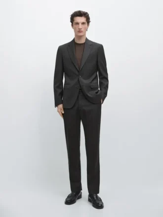 blazer de costume en laine frache fines rayures 1 330x440 - Blazer de costume en laine fra&icirc;che &agrave; fines rayures