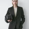 Blazer en laine extra-fine à deux boutons Blazer en laine extra-fine à deux boutons