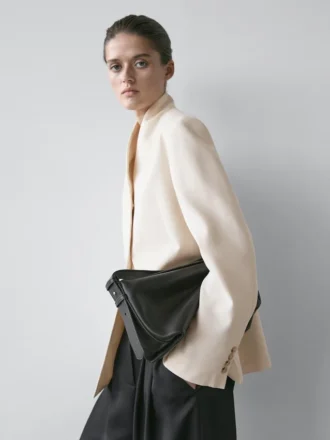 Blazer en satin à col montant