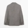 Blazer sur mesure en mélange de lin à motif chevrons Blazer sur mesure en mélange de lin à motif chevrons