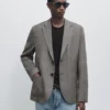 Blazer sur mesure en mélange de lin à motif chevrons Blazer sur mesure en mélange de lin à motif chevrons
