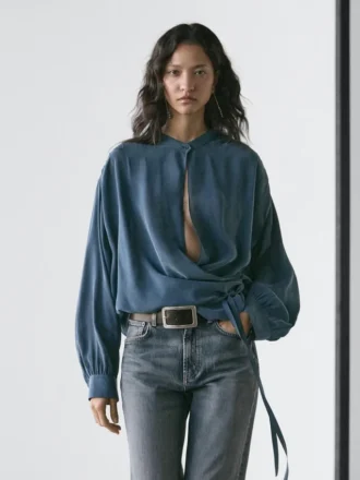 Blouse fluide à encolure croisée