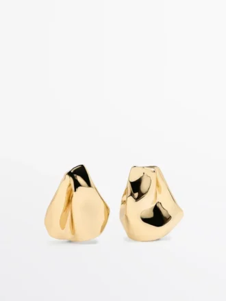 Boucles d&rsquo;oreilles de taille moyenne à plis
