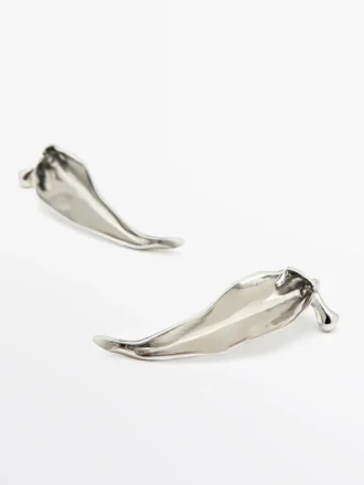 Boucles d&rsquo;oreilles en forme de feuilles irrégulières