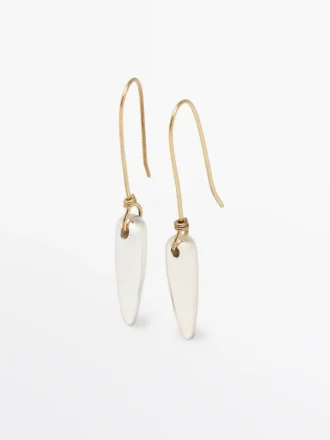 boucles d oreilles pendantes 2 330x440 - Boucles d'oreilles pendantes