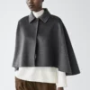 Cape en mélange de laine avec col chemise Cape en mélange de laine avec col chemise
