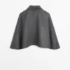 Cape en mélange de laine avec col chemise Cape en mélange de laine avec col chemise