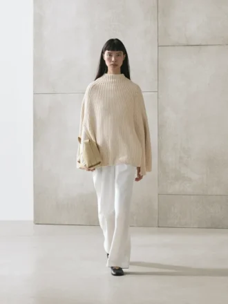Cape en tricot avec fentes