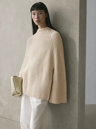 Cape en tricot avec fentes