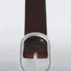 Ceinture en cuir nubuck avec boucle ovale Ceinture en cuir nubuck avec boucle ovale