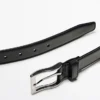 Ceinture élégante en cuir nappa avec surpiqûres Ceinture élégante en cuir nappa avec surpiqûres