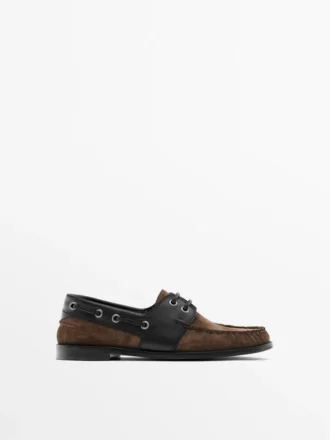 Chaussures bateau en cuir contrasté