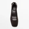 Chaussures à talons avec empeigne carrée Chaussures à talons avec empeigne carrée