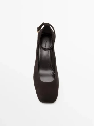 Chaussures à talons avec empeigne carrée