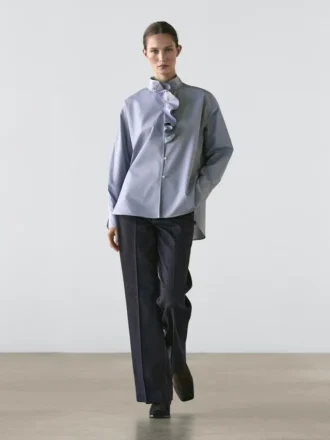 Chemise avec col à volants