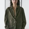 Chemise en cuir suédé avec coutures Chemise en cuir suédé avec coutures