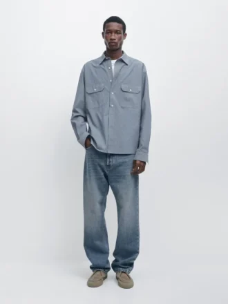 Chemise en denim à coupe classique avec poches