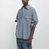 Chemise en denim à coupe classique avec poches