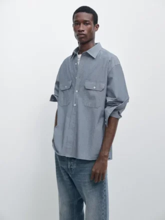 Chemise en denim à coupe classique avec poches