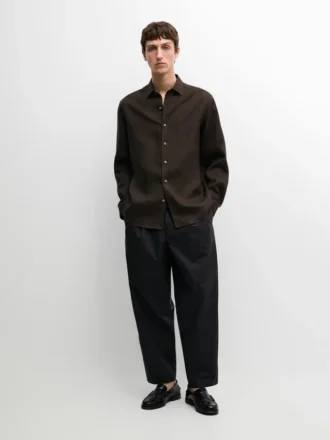 Chemise en lin légère à coupe classique