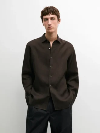 Chemise en lin légère à coupe classique