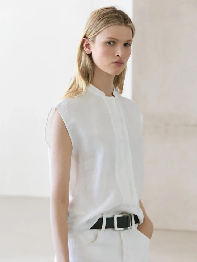 Chemise fluide 100 % lin avec détails boutonnés Chemise fluide 100 % lin avec détails boutonnés