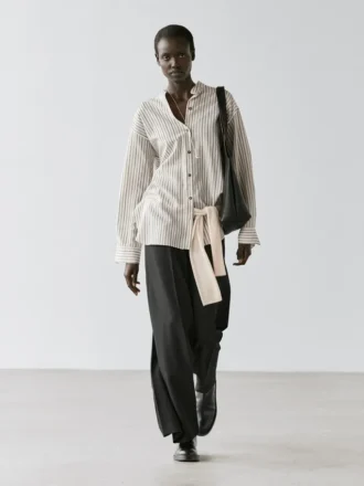 Chemise fluide à rayures avec col montant