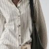 Chemise fluide à rayures avec col montant Chemise fluide à rayures avec col montant