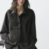 Chemise à plastron avec détails brodés Chemise à plastron avec détails brodés