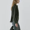 Chemise à plis avec col montant Chemise à plis avec col montant