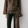 Chemise rayée avec détail d’écharpe Chemise rayée avec détail d’écharpe