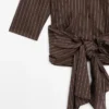 Chemise rayée avec détail d’écharpe Chemise rayée avec détail d’écharpe