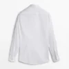 Chemise slim fit en coton avec doubles poignets Chemise slim fit en coton avec doubles poignets