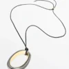 Collier avec pendentif ovale Collier avec pendentif ovale