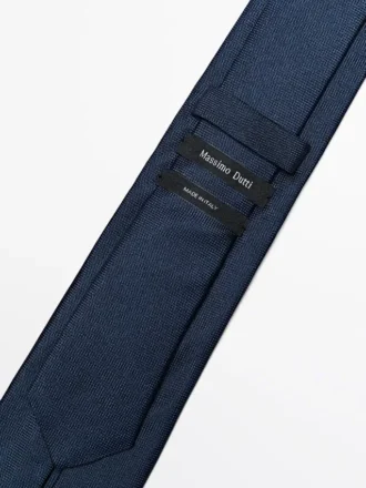 Cravate texturée 100 % soie