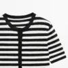 Gilet en maille à manches courtes rayé Gilet en maille à manches courtes rayé