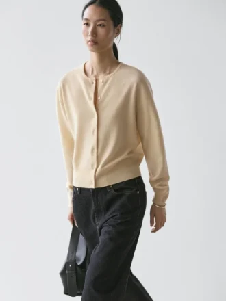 Gilet en tricot de laine à col rond