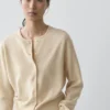 Gilet en tricot de laine à col rond Gilet en tricot de laine à col rond