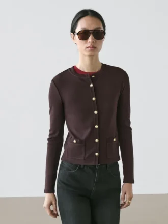 Gilets à boutons dorés