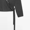 Gilets croisés en maille avec détails en dentelle Gilets croisés en maille avec détails en dentelle
