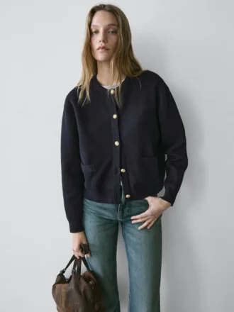 Gilets en tricot de coton avec boutons dorés
