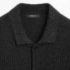 Gilets en tricot de coton et laine mélangés avec boutons Gilets en tricot de coton et laine mélangés avec boutons