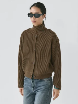 Gilets en tricot de laine avec boutons