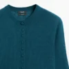 Gilets en tricot de laine avec boutons recouverts Gilets en tricot de laine avec boutons recouverts