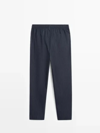 Haut de pyjama à manches courtes et pantalons rayés
